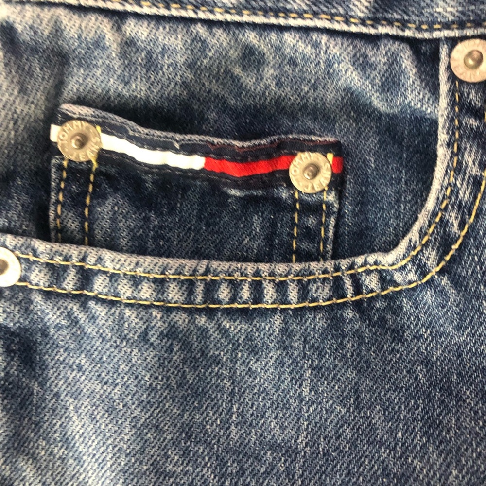 Vintage Tommy Hilfiger Medium Wash Jean Shorts - Picture 4 of 5